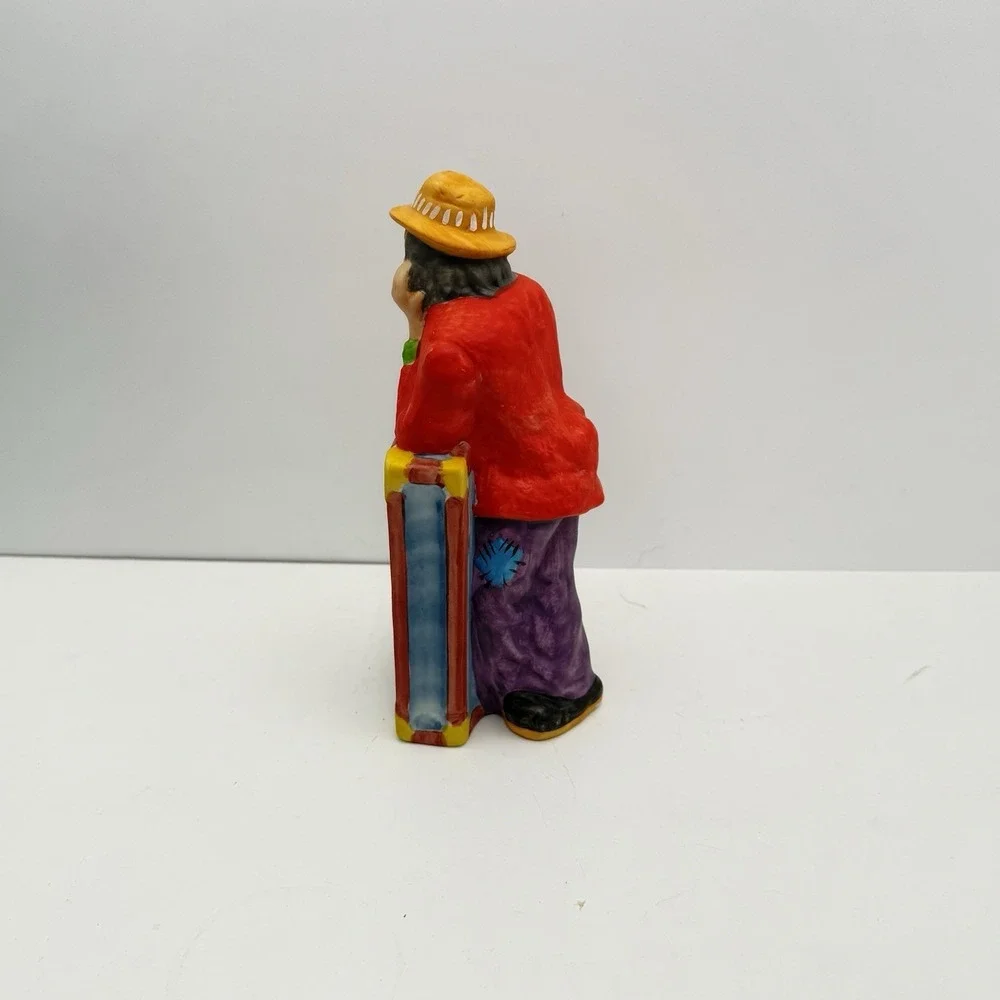 Vintage Emmett Kelly Jr. Sad Clown Figurine by Flambro Colorful Trunk 8